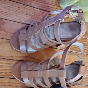 brown heels / women's pump